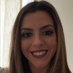 Meet your Posher, Becca